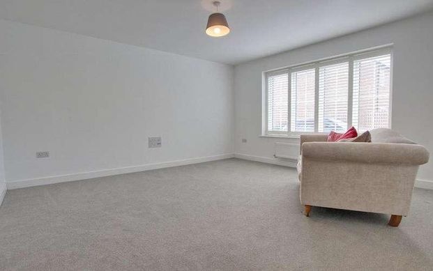 Geldart Avenue, South Cave, HU15 - Photo 1