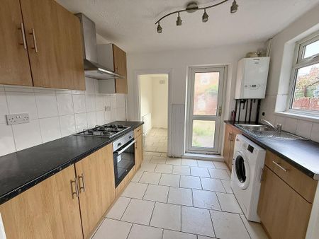 2 bedroom terraced house to rent - Photo 5