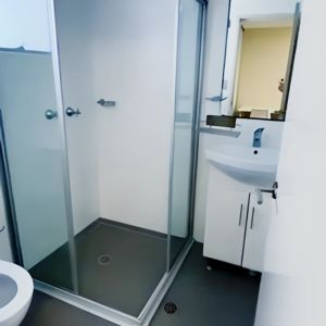 4 bed 2 bath - Photo 3