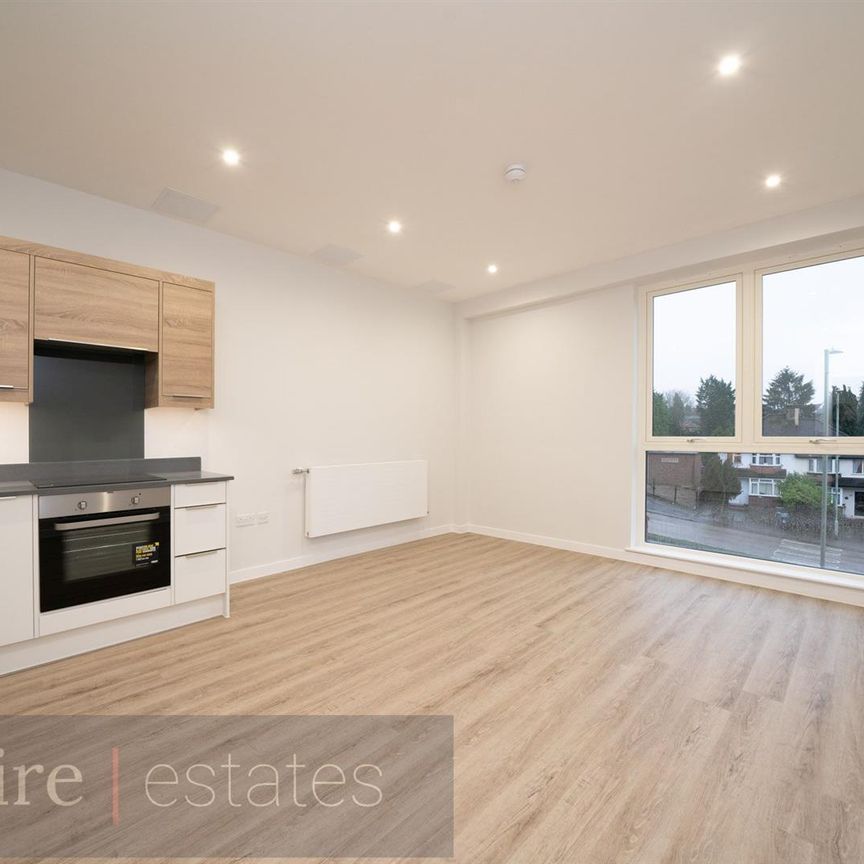 Selden Hill, Hemel Hempstead, HP2 4TN, Hertfordshire - Photo 1