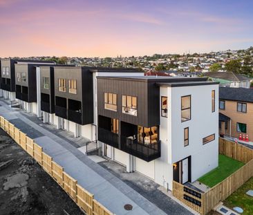 MT ROSKILL, 3 BEDROOMS - Photo 1