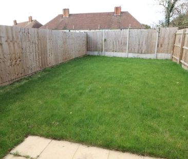 3 bedroom semi-detached house to rent - Photo 3