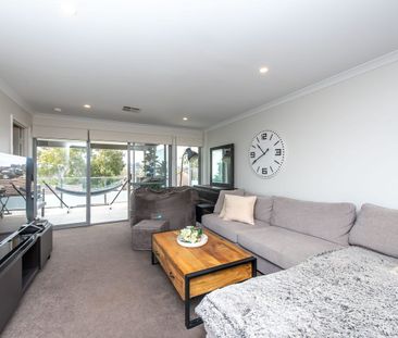 FULLY FURNISHED PROPERTY IN SCARBOROUGH READY FOR SUMMER! - Photo 2