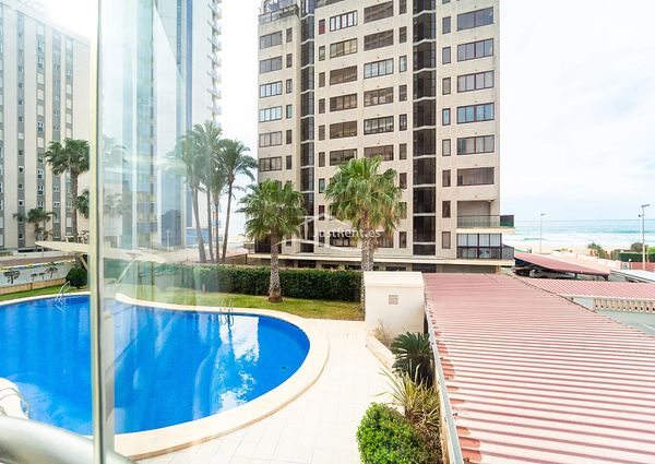 Stunning sea view apartment on second line beach in Calpe