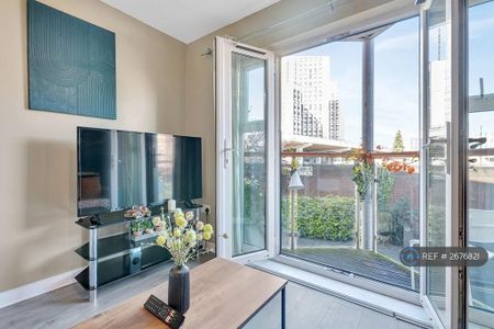 2 bedroom flat to rent - Photo 2