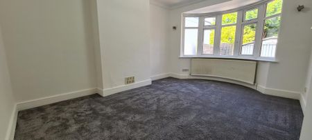 4 bedroom bungalow to rent - Photo 2