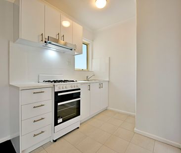 10/21 Chusan Street, Balaclava VIC 3183 - Apartment For Rent | Domain - Photo 3