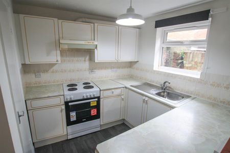 Queens Place, Great Yarmouth - Photo 4