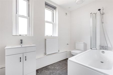 2 bedroom flat in 148 Wellesley Road - Photo 3