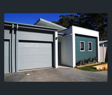 Light & Airy Shelly Beach Villa - Photo 1