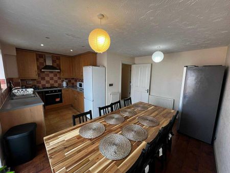 4 bedroom townhouse to rent - Photo 3