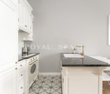 Hoża 50 Luksusowy apartament w kamienicy z garażem - Фото 3