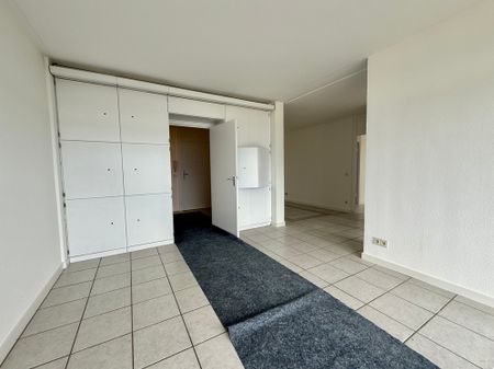 4 Zi.-Wohnung mit sensationellem Panoramablick bis in den Taunus. Frisch renoviert! - Photo 4