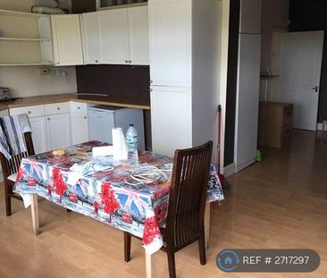 4 bedroom semi-detached house to rent - Photo 5