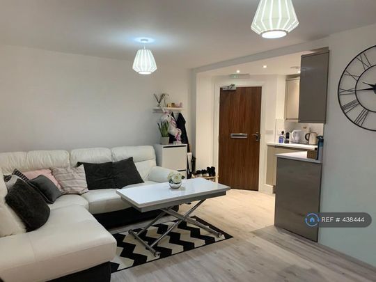 2 bedroom flat to rent - Photo 1