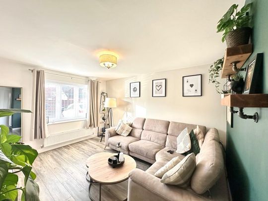 3 bedroom end of terrace house to rent - Photo 1