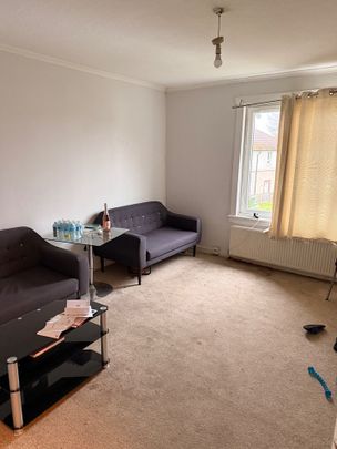 3 Bed Flat, Househillwood Crescent, G53 - Photo 1