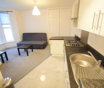 Studio to rent - Photo 6