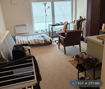 Studio to rent - Photo 3