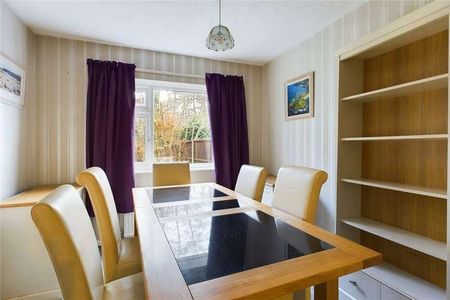 Woburn Avenue, Farnborough, Hampshire, GU14 - Photo 5