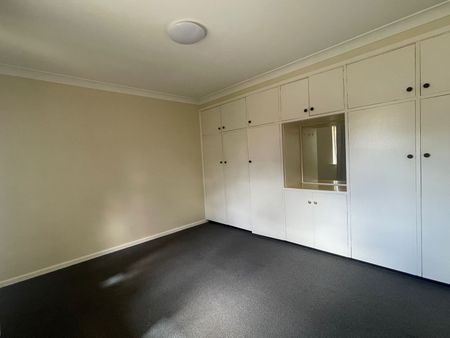 Brick 2-Bedroom Unit in Convenient Location - Photo 4