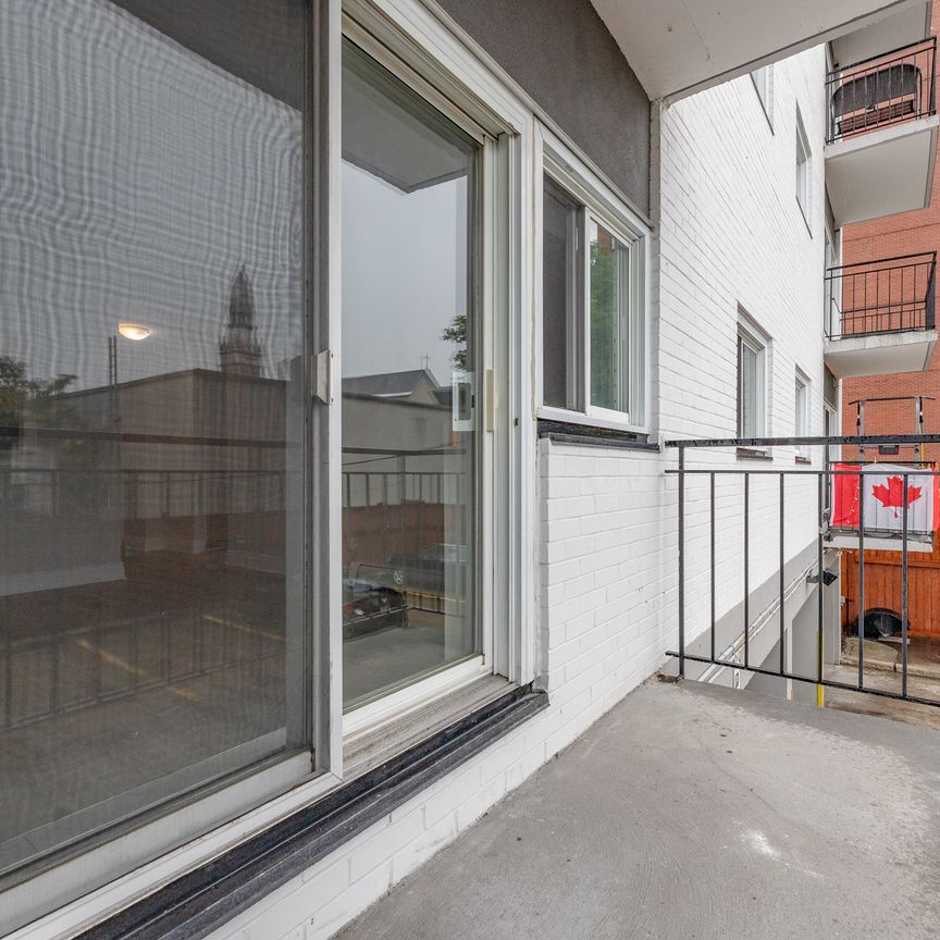 215 Clarence Street Apartments - Photo 1