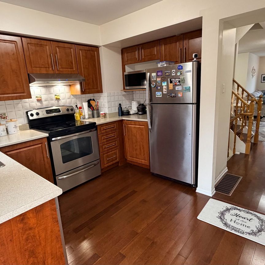 For Lease - 1050 Bristol Road Unit# 97, Mississauga, Ontario - Photo 1