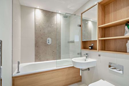 An excellent two bedroom apartment in central Cambridge - Photo 3