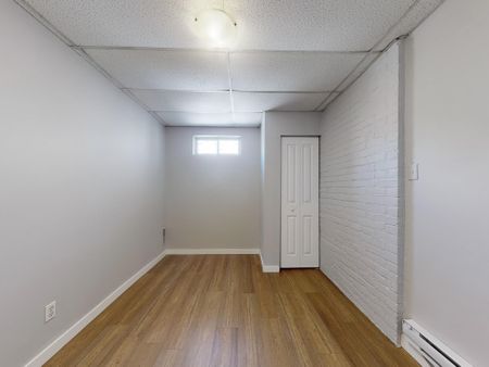 For Lease - 12 Wesleyan Street Unit# 6, Halton Hills, Ontario - Photo 2