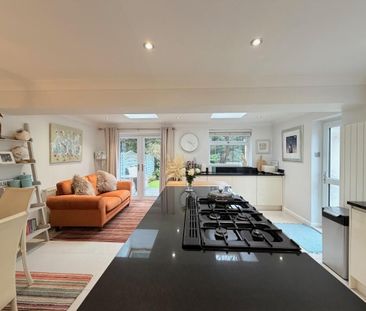 3 bedroom semi-detached house to rent - Photo 4