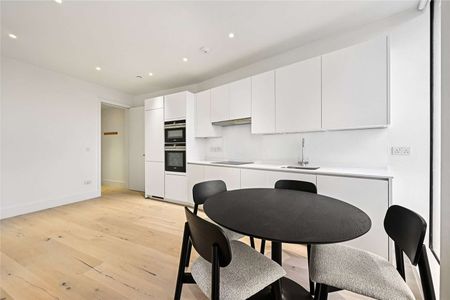 Furnished three bedroom apartment close to Waterloo Station. - Photo 3