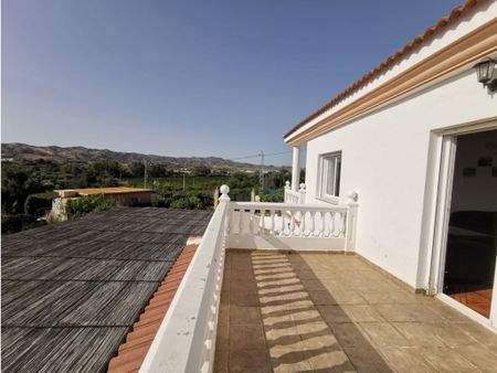 Luxury House for rent in Estación de Cártama, Andalusia - Photo 2