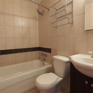 N-Rosemont 4.5 HAUT TRIPLEX près de tout; pas besoin de voiture! - Photo 2