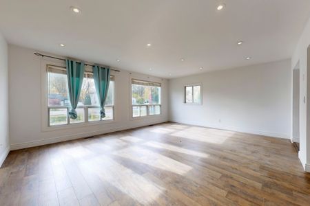 For Lease - 240 Royal Road, Georgina, Ontario - Photo 5