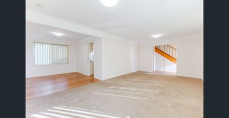 Family Home in quiet Cul De Sac - Photo 2