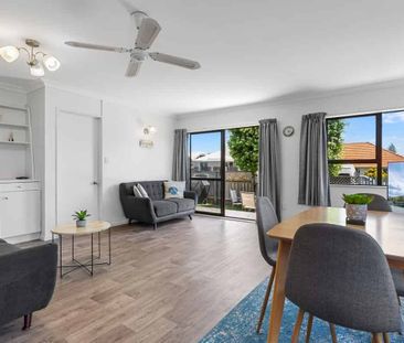 Charming 2BR Home in Mount Maunganui - Photo 5