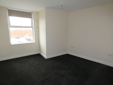 Tyldesley Road flat B - Photo 5