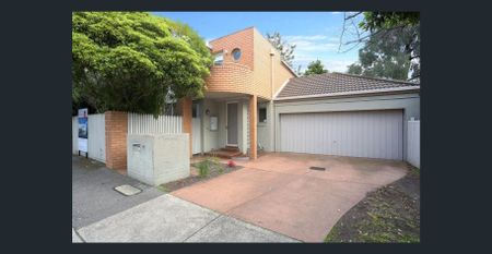 LUXURY FOUR-BEDROOM HOME + SELF-CONTAINED STUDIO | PRIME HAWTHORN EAST LOCATION - Photo 5