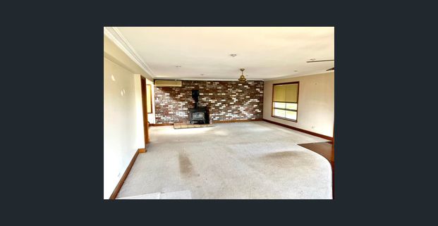 Country Lifestyle Close to The City - Photo 1