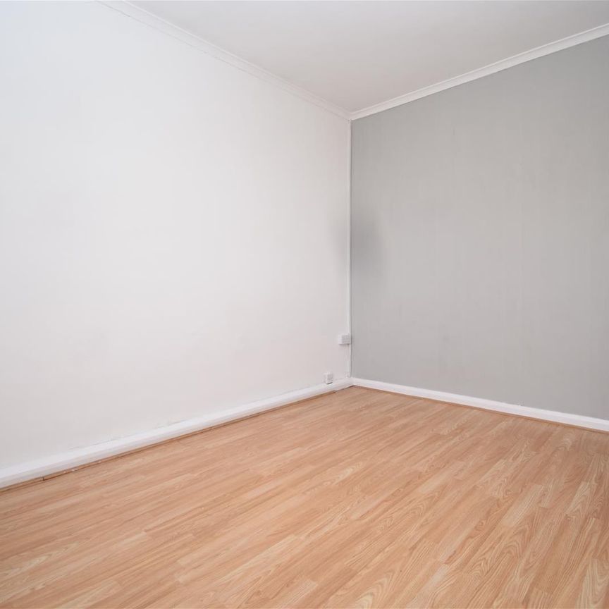 High Street, Normanton - Photo 1
