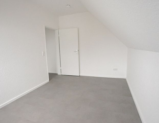 Innenstadtring - Unter den Linden: Renovierte 2-Zi-Wohnung, Terminbuchung über L ... - Foto 1