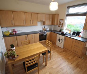 4 bedroom terraced house to rent - Photo 4