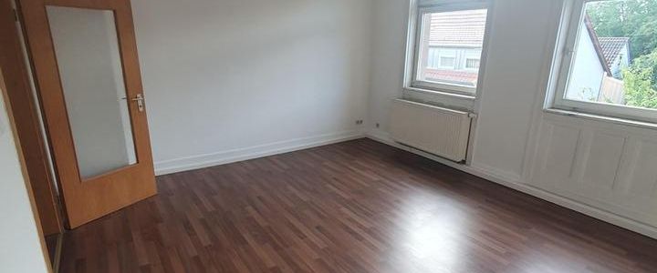 Helle 3Zimmer-Wohnung mit neuem Balkon nähe Bahnhof - Photo 1