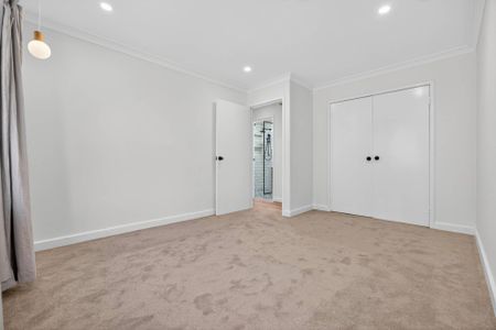Stunning Three Bedroom Home in the Heart of Churchlands - Photo 4