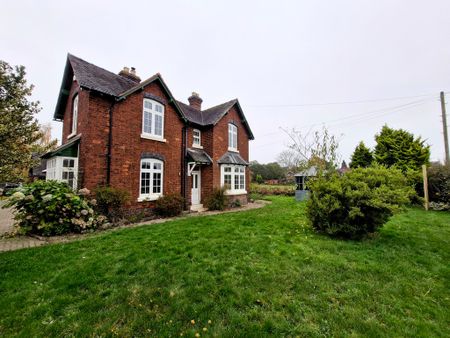 3 bedroom farm house to let - Photo 2