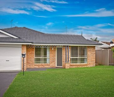 Three Bedroom Duplex in Excellent Location - Photo 2