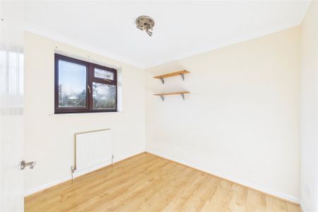2 bedroom Flat in Southwood Road, Hampshire - Photo 4
