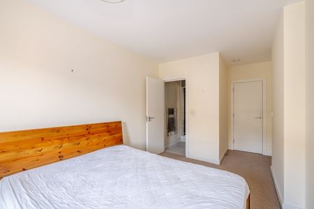 3 bedroom apartment to rent - Photo 3