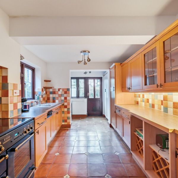 Prey Heath Road, Woking - 3 bedrooms Property for lettings - Seymours - Photo 1