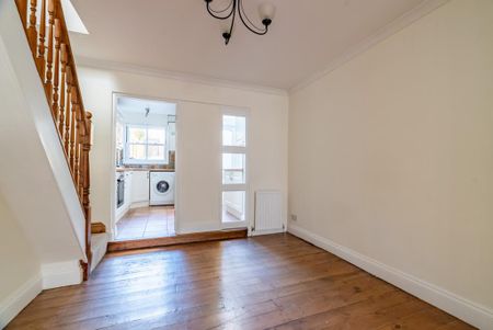 2 bedroom terraced house to rent - Photo 4